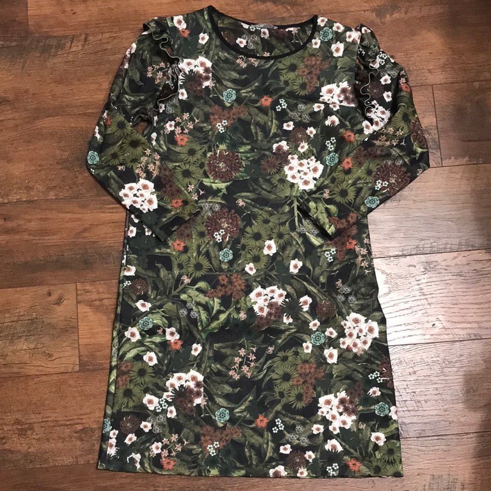 Floral ZARA Dress With Ruffle Accent Small